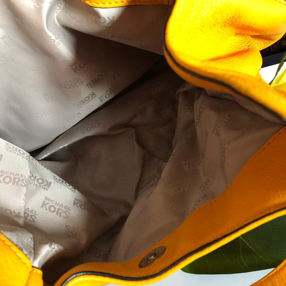 Michael Kors Handbag - Picture 7 of 9